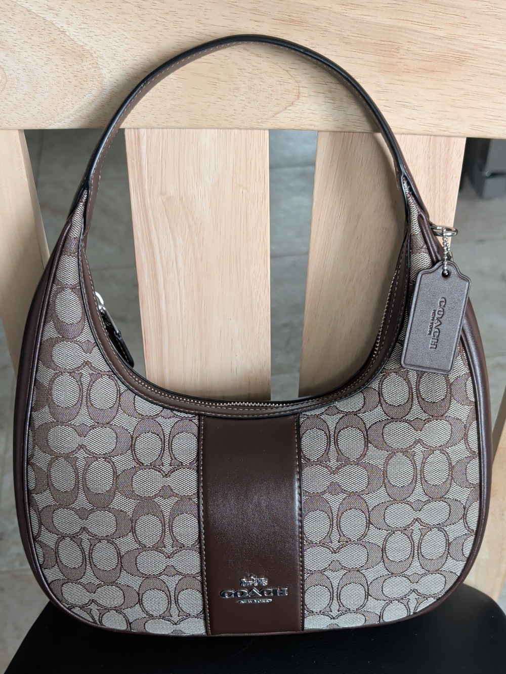 Coach Carmen Shoulder Bag In Signature Jacquard (CV001) GUC